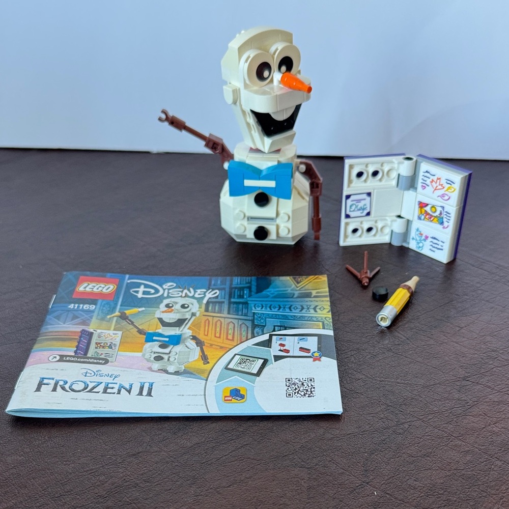 LEGO Disney 41169 Frozen II Olaf with Book and Pen